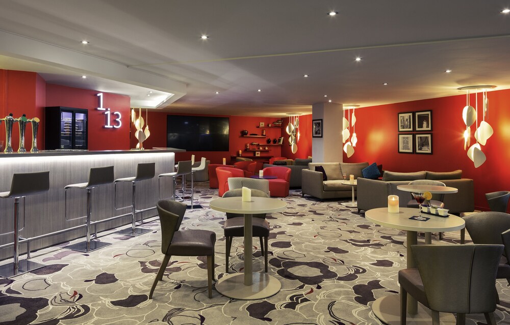 Hotel Bar