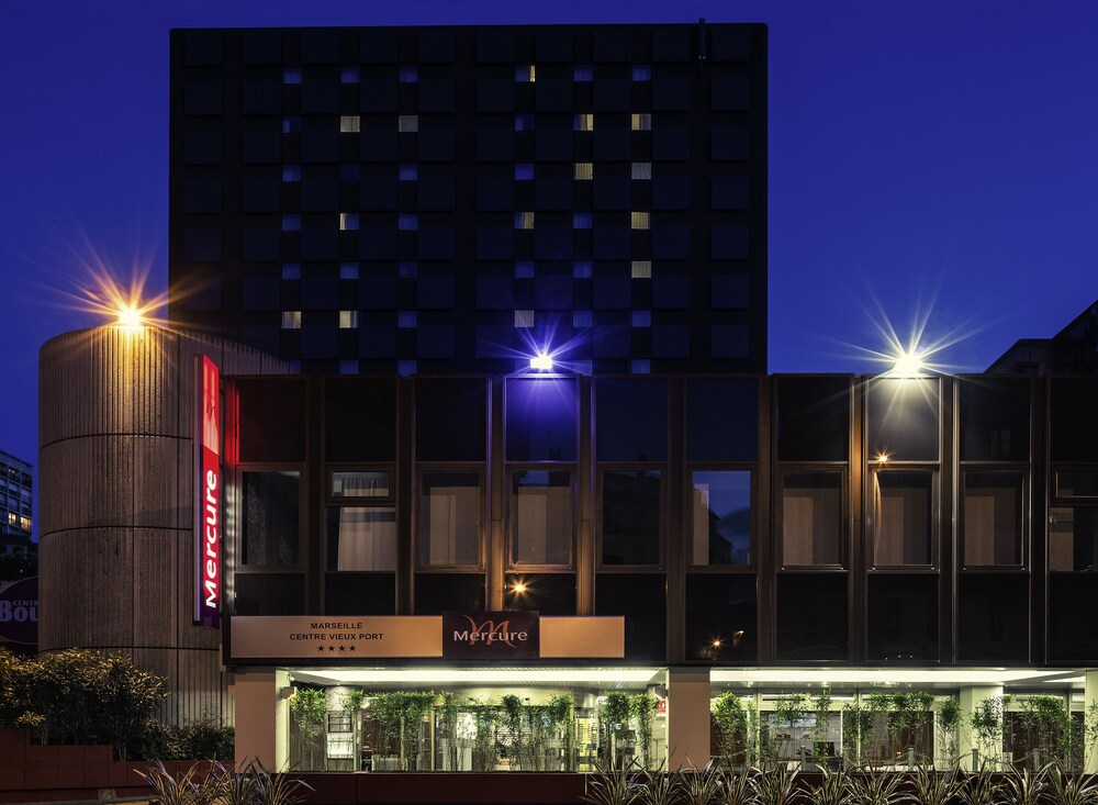 Hotel Front - Evening/Night