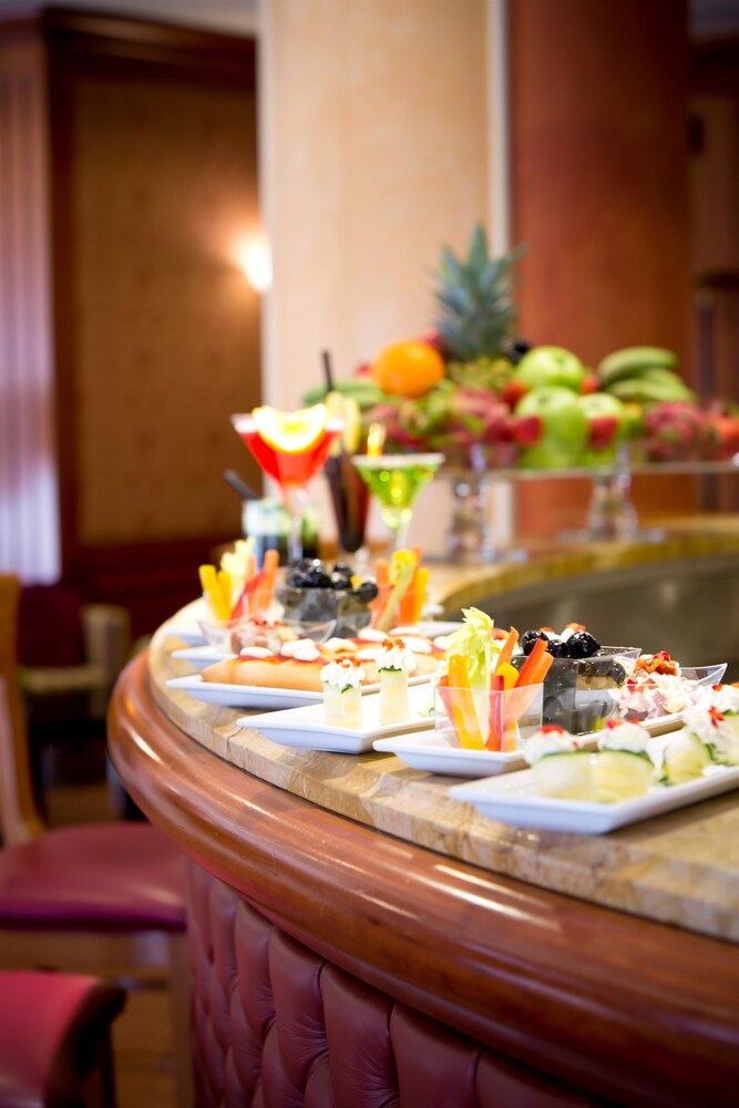 Hotel Bar