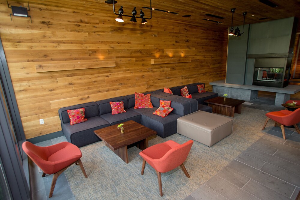 Hotel Lounge