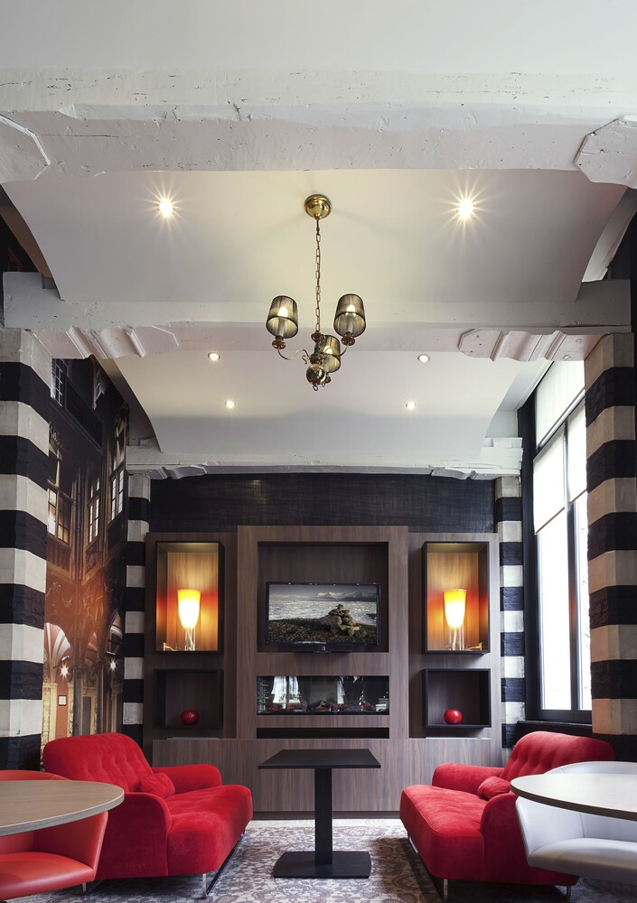 Hotel Lounge