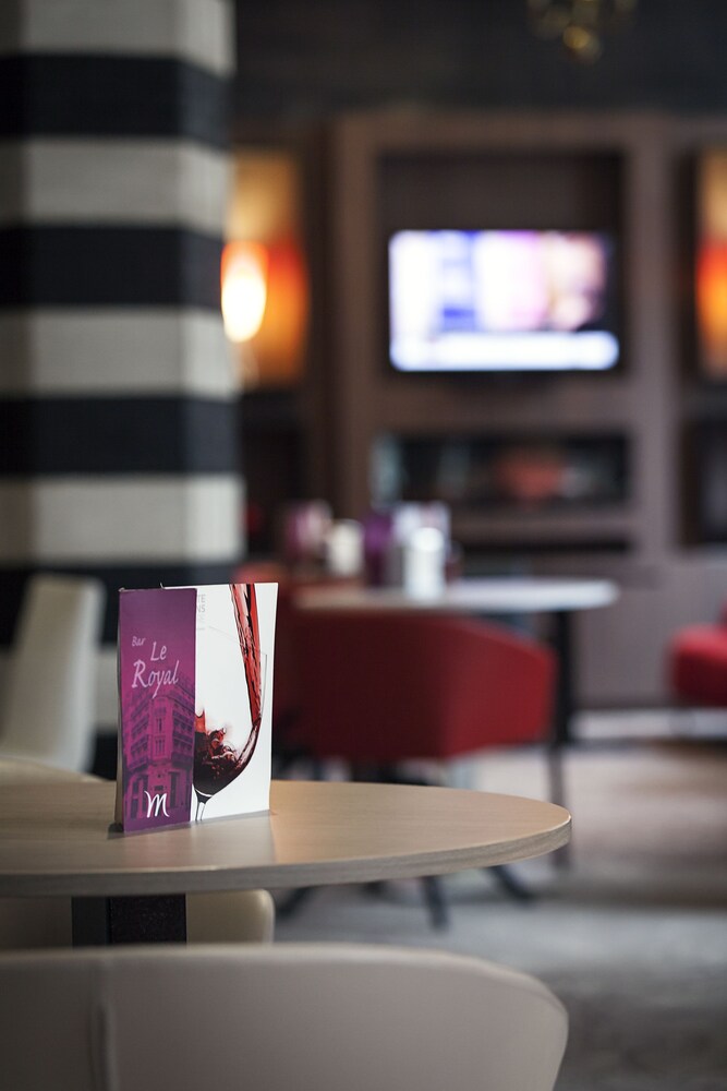 Hotel Lounge