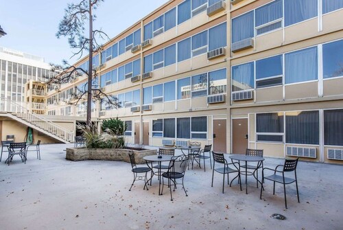 Travelodge by Wyndham Great Falls