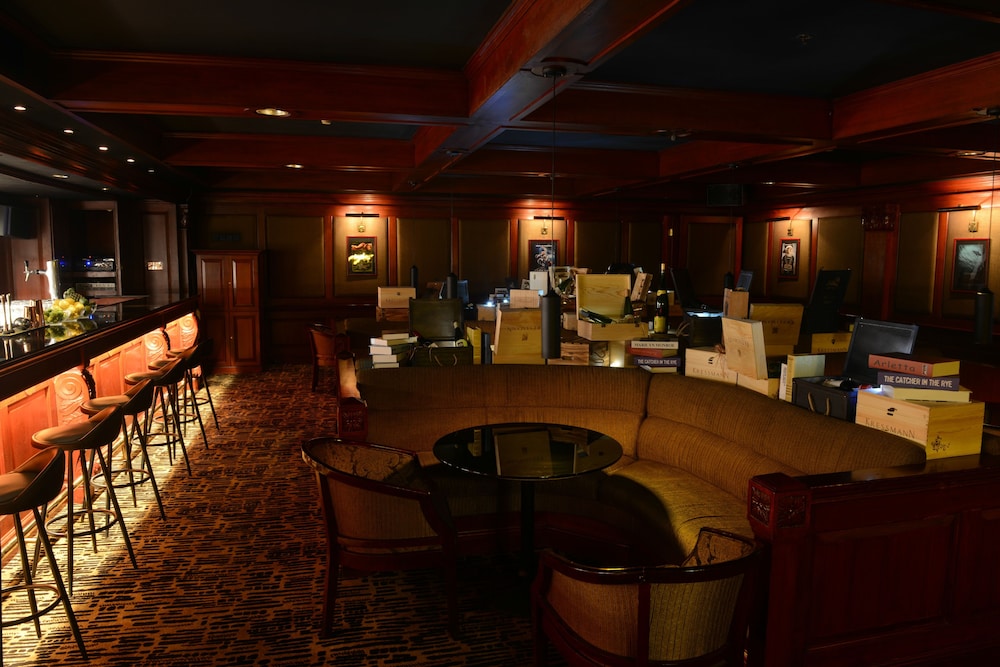 Hotel Bar