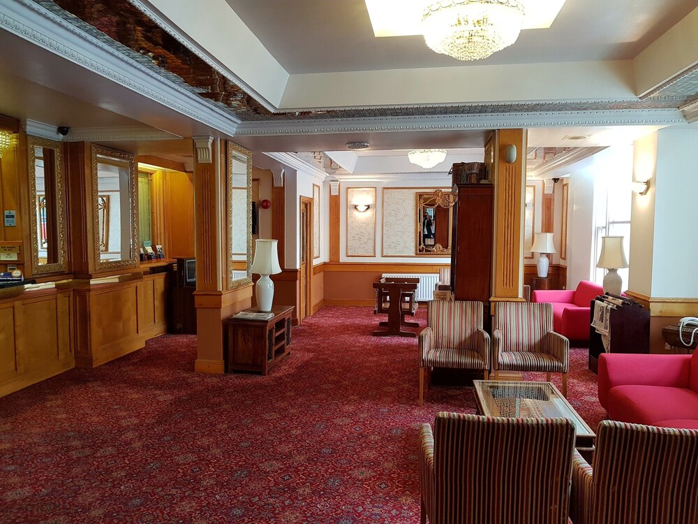 Hotel Lounge