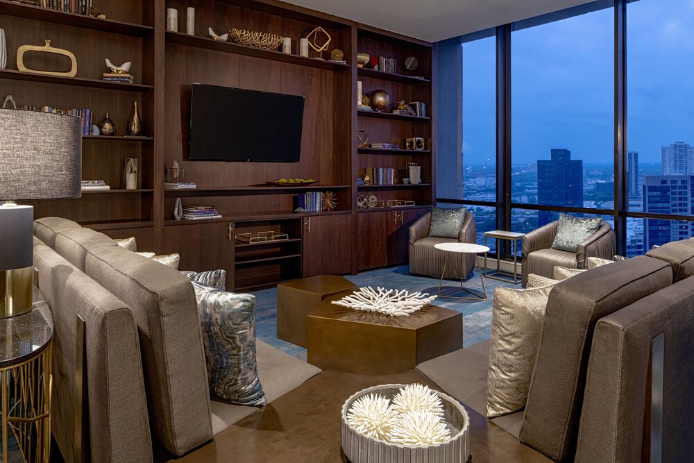 Executive Lounge
