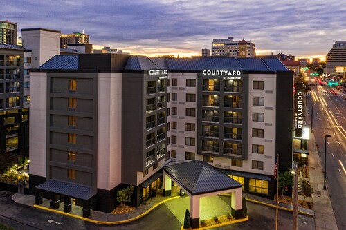 Courtyard By Marriott Vanderbilt-West End