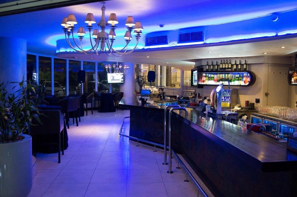 Hotel Bar