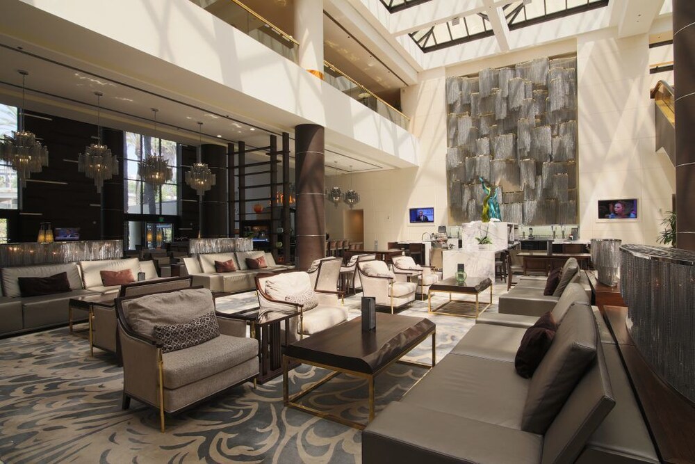 Hotel Lounge
