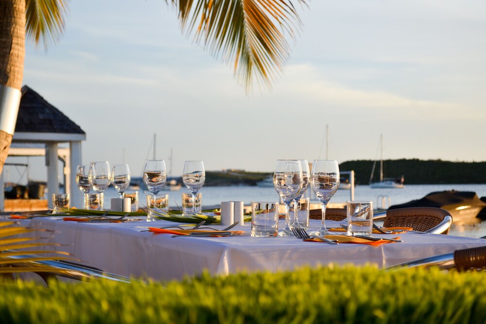 Couples Dining