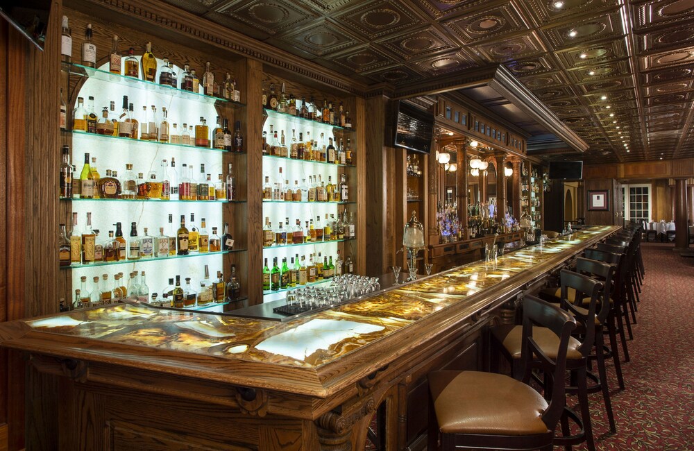 Hotel Bar