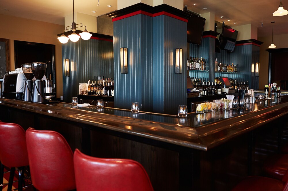 Hotel Bar