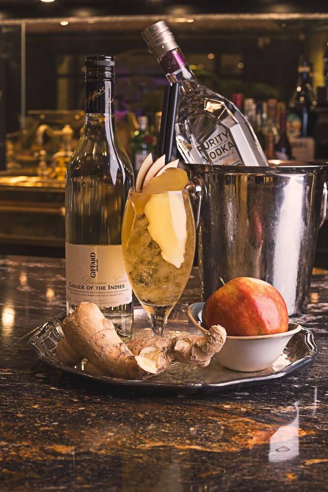 Hotel Bar