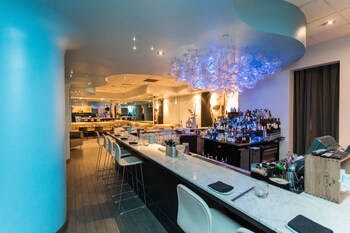 Hotel Lounge