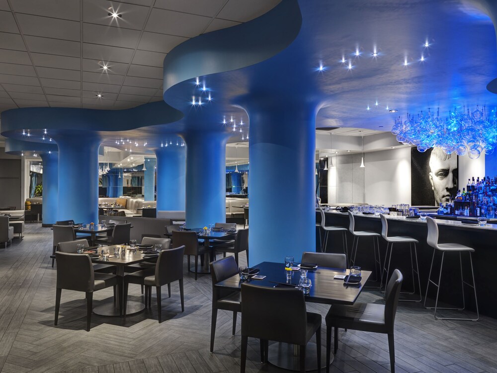 Hotel Bar