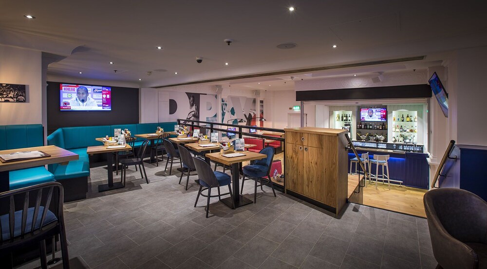 Hotel Bar