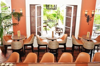Hotel Bar