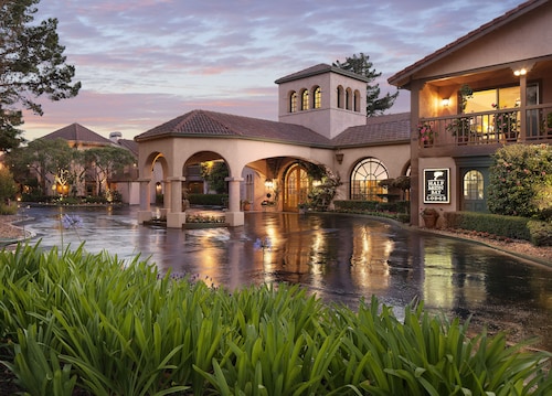 Half Moon Bay Lodge