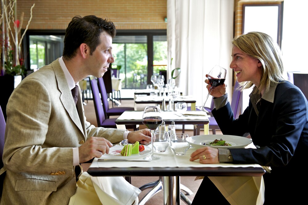 Couples Dining