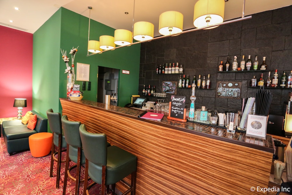 Hotel Bar