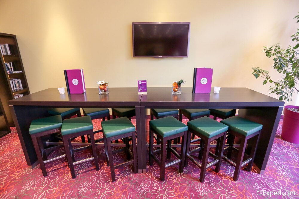 Hotel Lounge