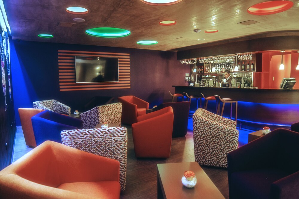 Hotel Lounge