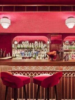 Hotel Bar