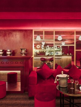 Hotel Bar