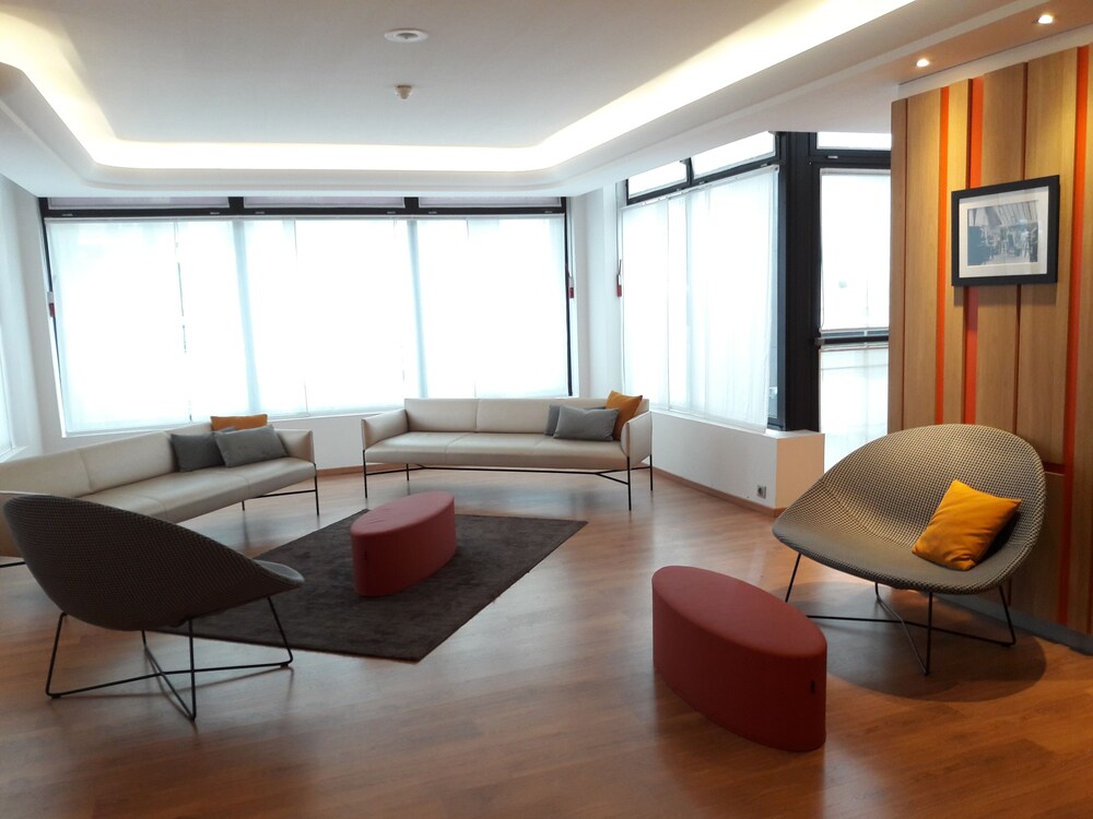 Lobby-Lounge