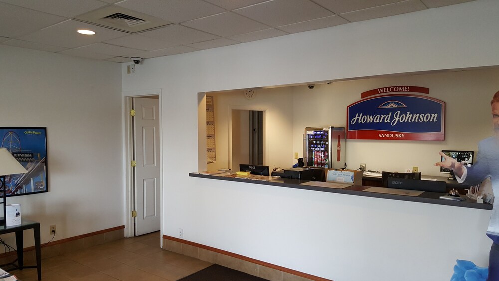 Check-in/Check-out Kiosk
