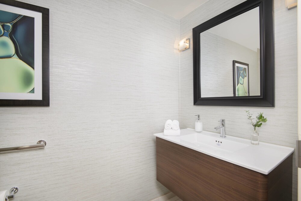 Bathroom, The Westin Dallas Park Central