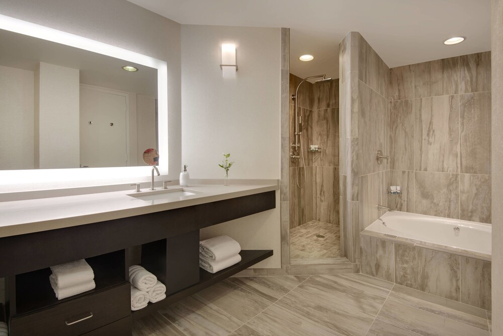 Bathroom, The Westin Dallas Park Central