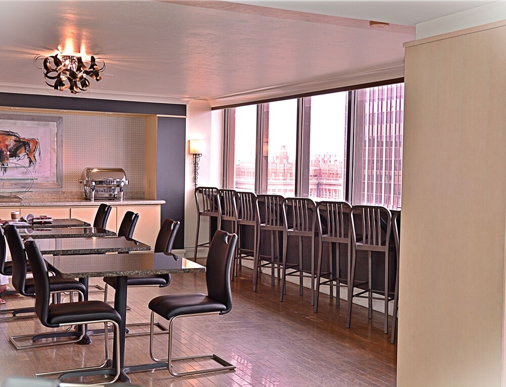 Executive Lounge