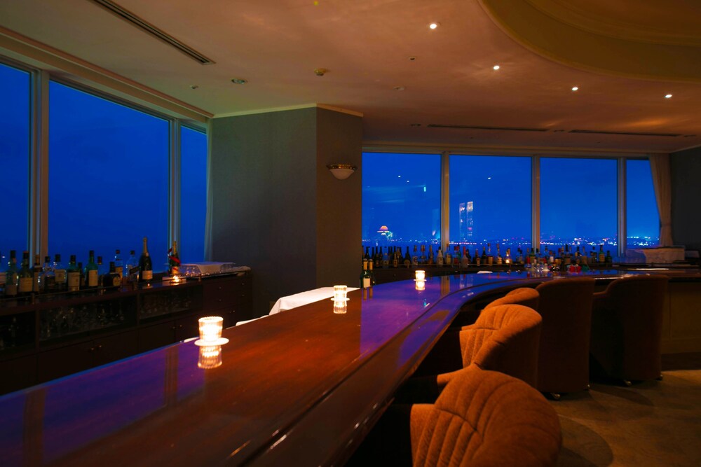 Hotel Lounge