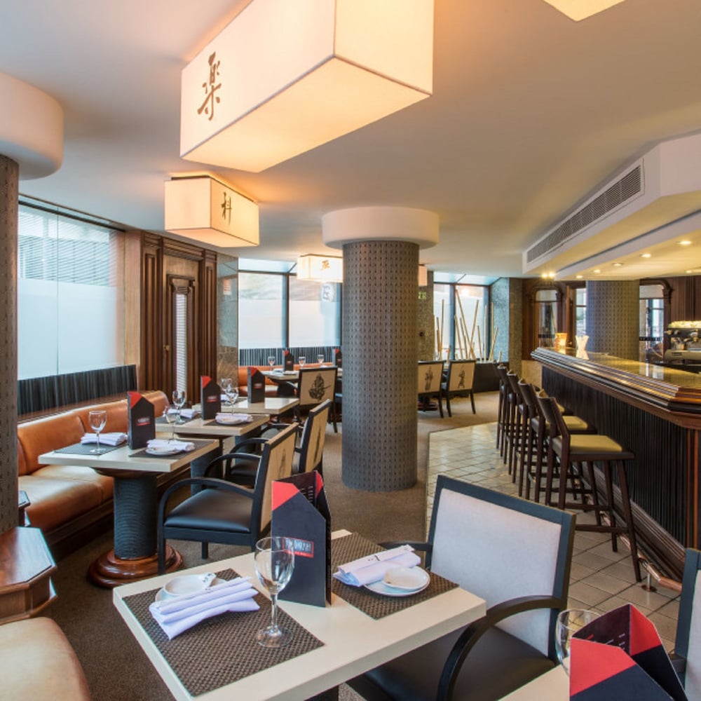 Hotel Bar
