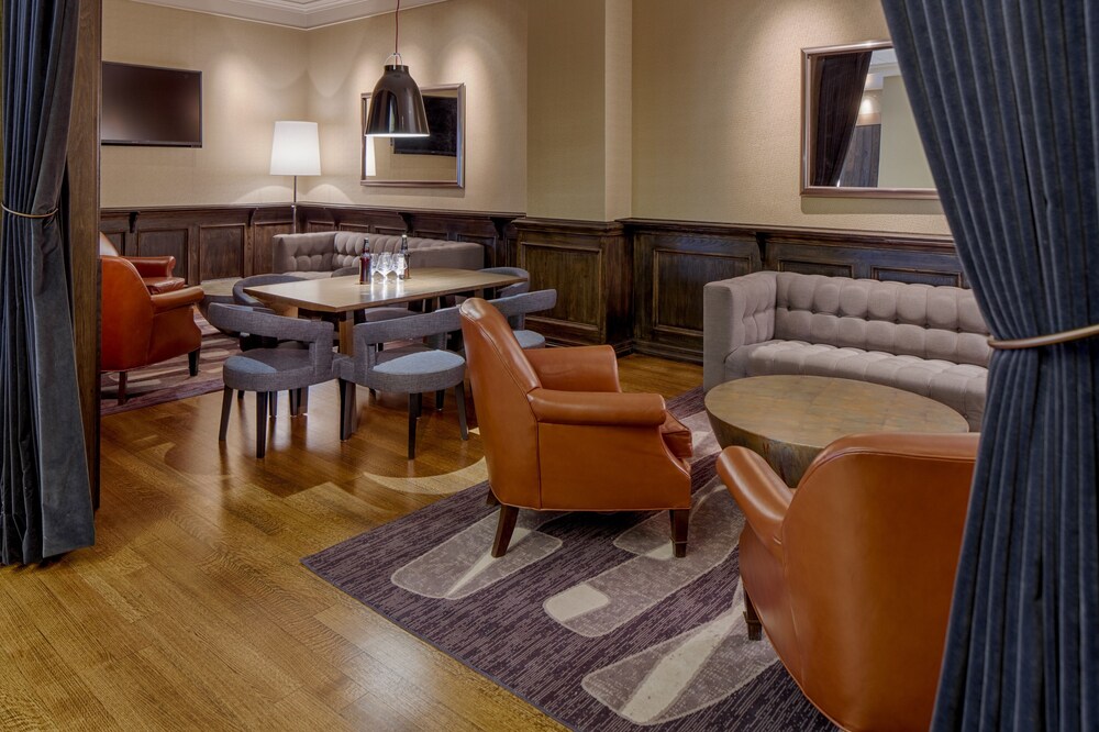 Hotel Bar