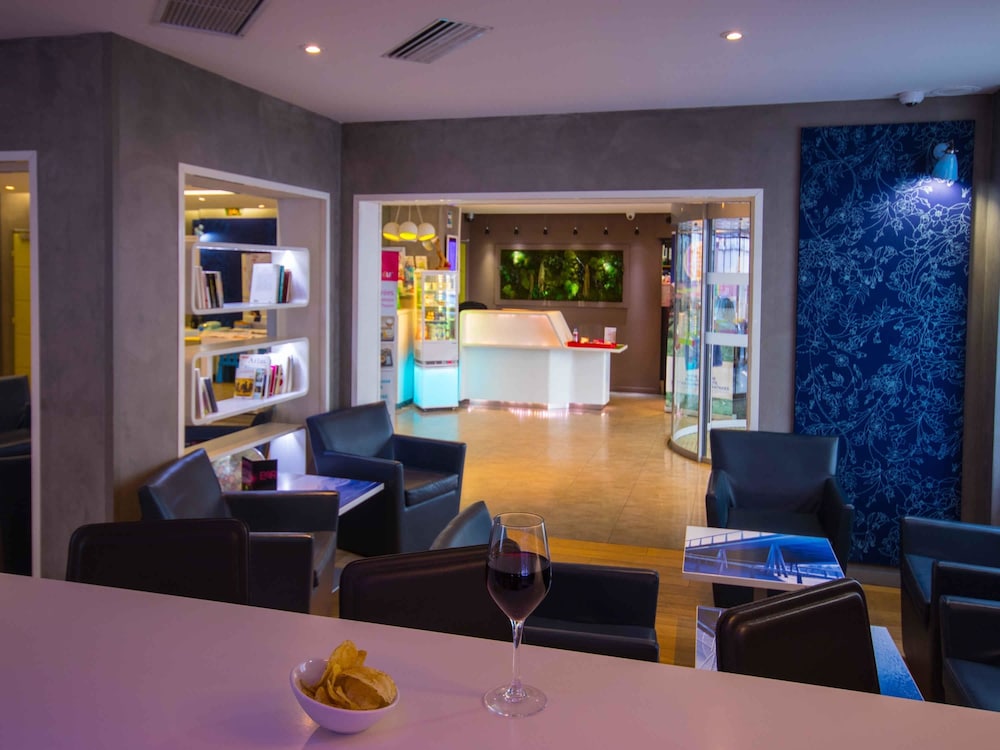 Hotel Bar