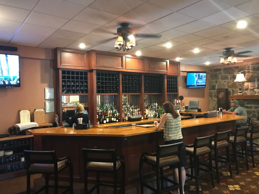Hotel Bar