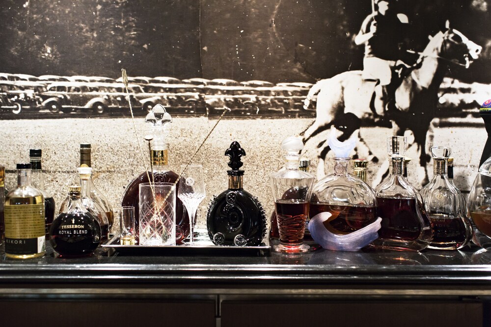 Hotel Bar