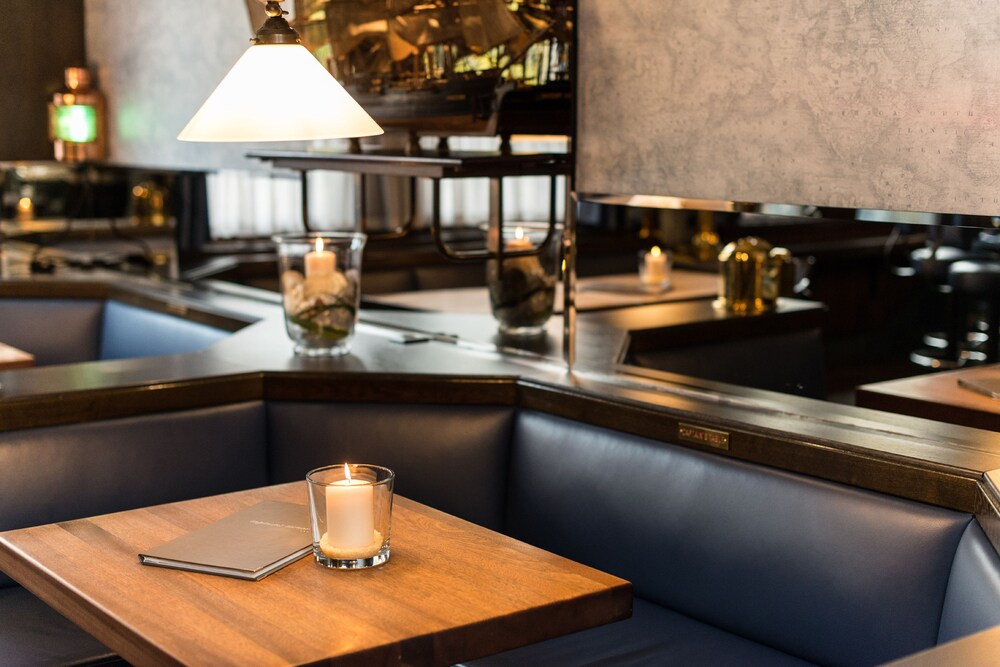 Hotel Bar