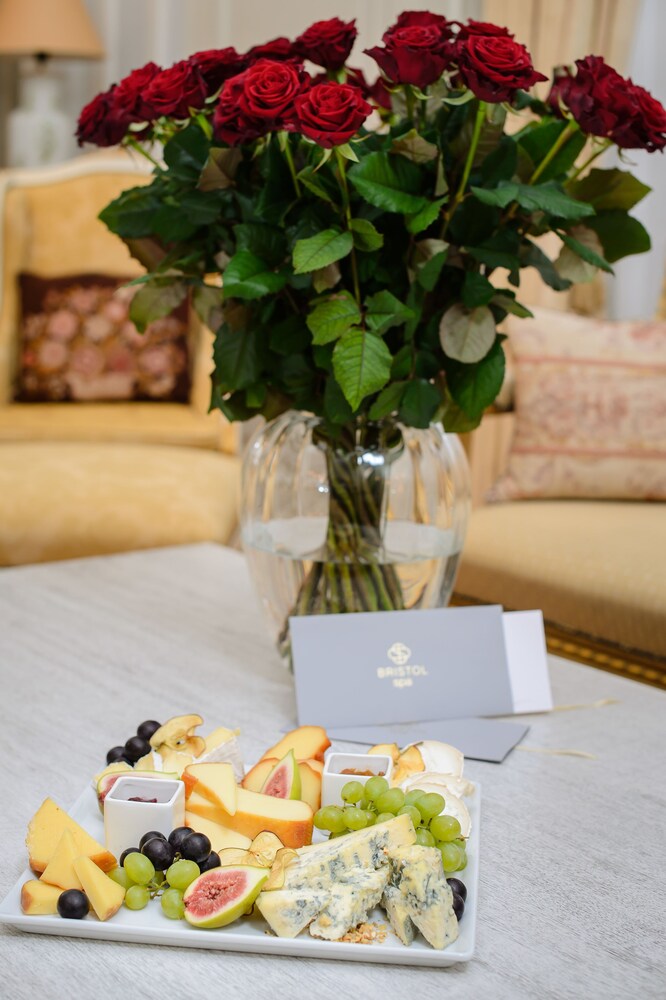 Room Service - Dining