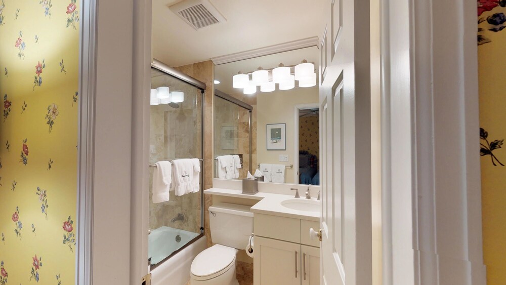 Loft, 2 Bedrooms (Montaneros 3 Bath) - Bathroom