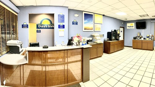 Days Inn by Wyndham Salina South