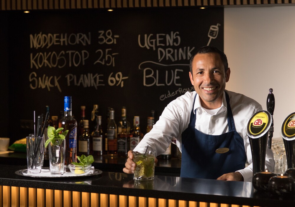 Hotel Bar