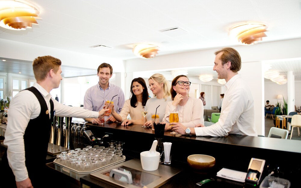Hotel Bar