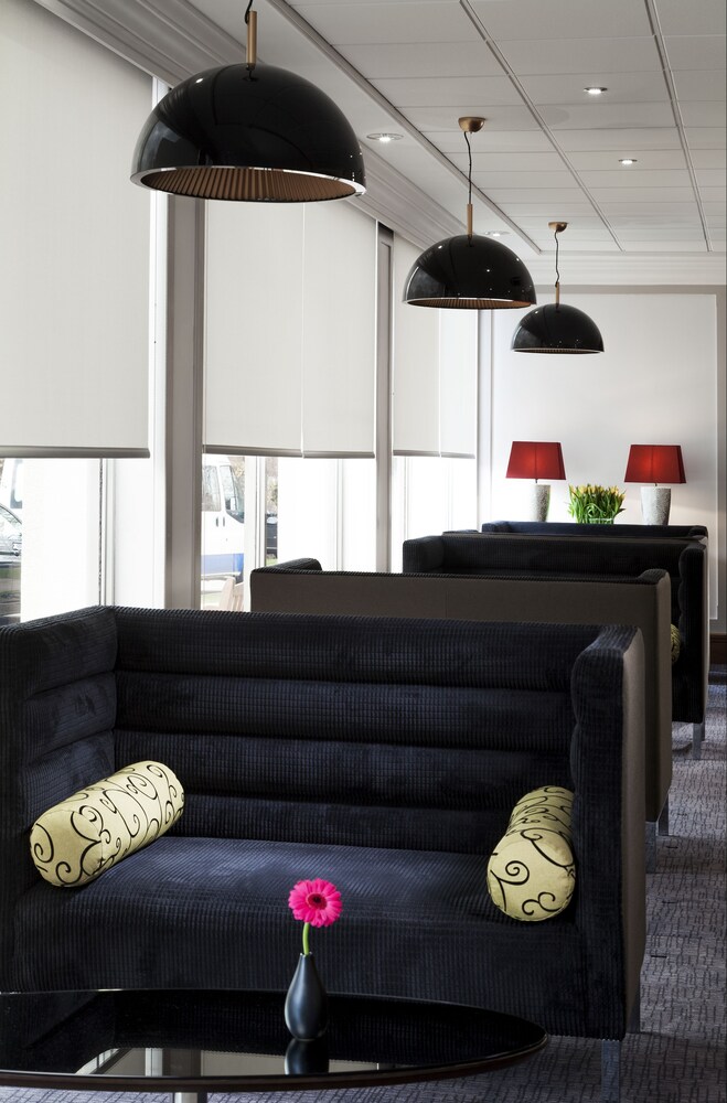 Hotel Lounge