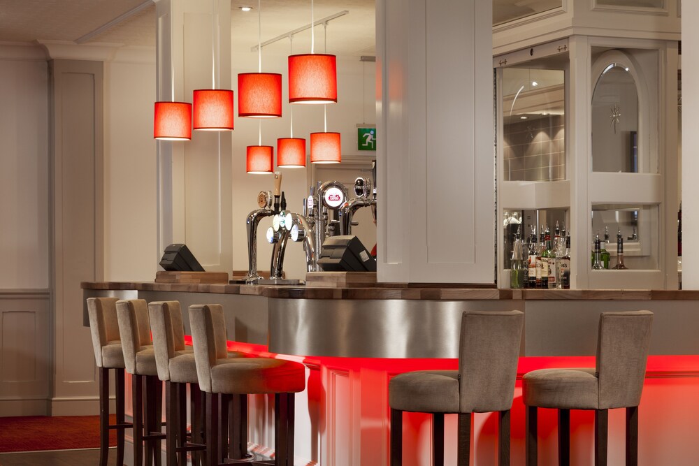 Hotel Bar