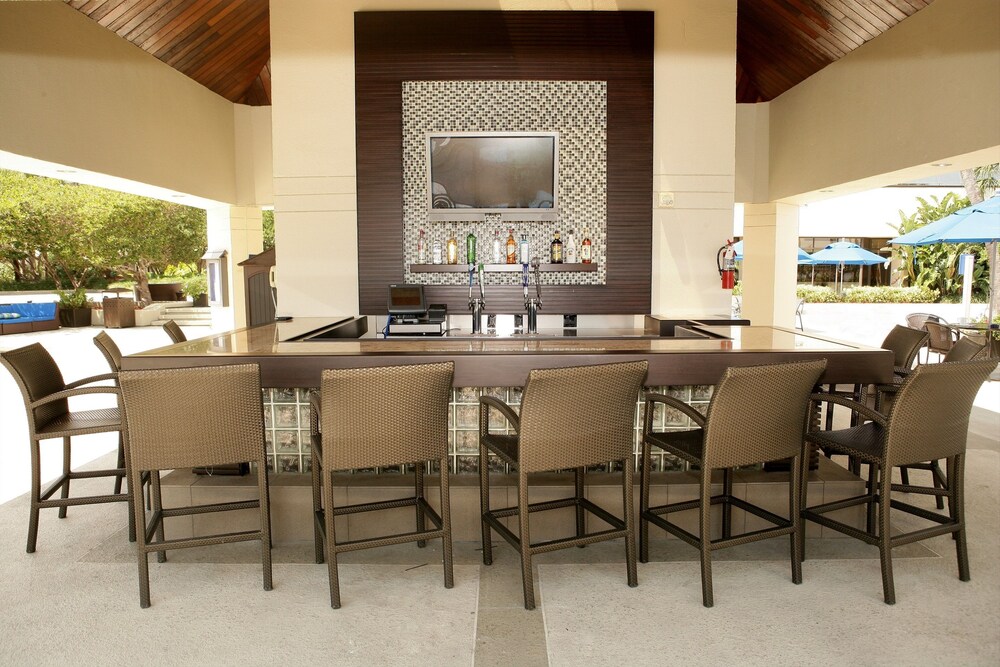 Poolside Bar