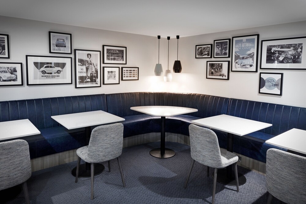 Hotel Lounge