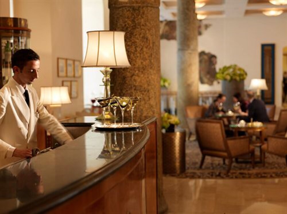 Hotel Bar